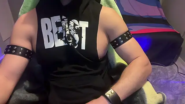 Snapshot of KinkyPlayerrr chatting on 02-23-25, 08:33 KinkyPlayerrr online show from 02-23-25, 08:33