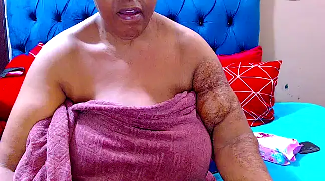 Snapshot of ebonycandy10 chatting on 03-17-25, 04:29 ebonycandy10 online show from 03-17-25, 04:29