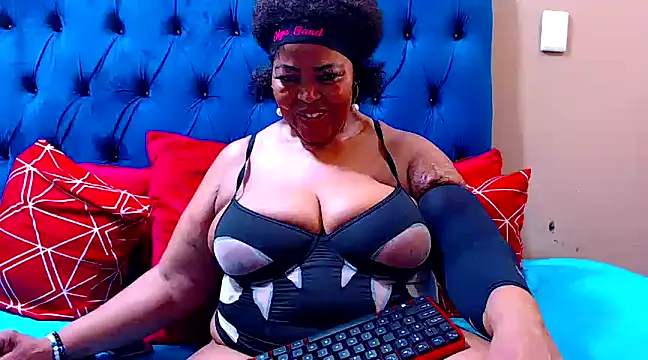 Snapshot of ebonycandy10 chatting on 03-17-25, 07:35 ebonycandy10 online show from 03-17-25, 07:35