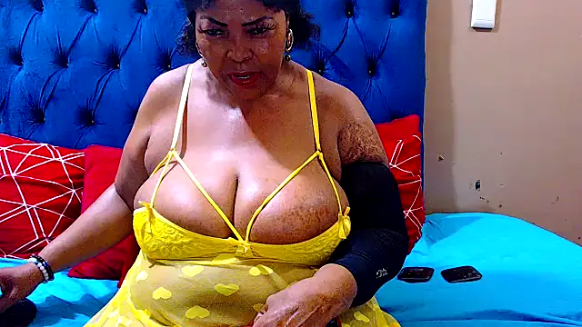 Snapshot of ebonycandy10 chatting on 03-20-25, 05:02 ebonycandy10 online show from 03-20-25, 05:02