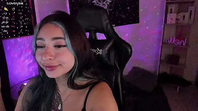 sweetcoralinee online show from 02-21-25, 05:02