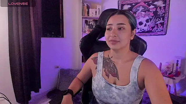 sweetcoralinee online show from 10-08-25, 11:13