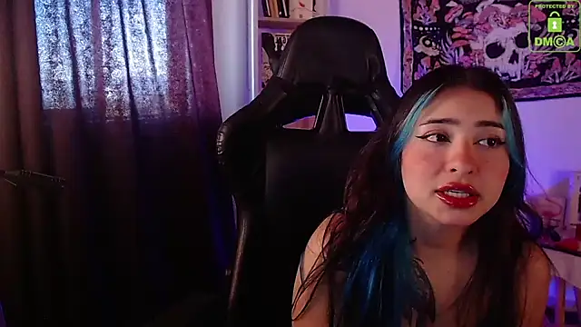 sweetcoralinee online show from 10-18-25, 01:01