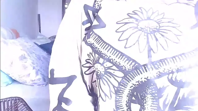 sweetcoralinee online show from 12-02-25, 05:08