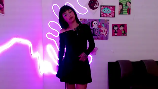 Kind Scarlett online show from 02-04-25, 01:02