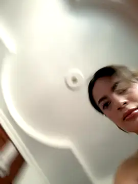 emiss  online show from 10-15-25, 03:12