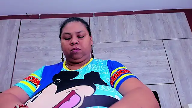Snapshot of Lynn_Jones chatting on 01-22-25, 03:52 Lynn Jones online show from 01-22-25, 03:52