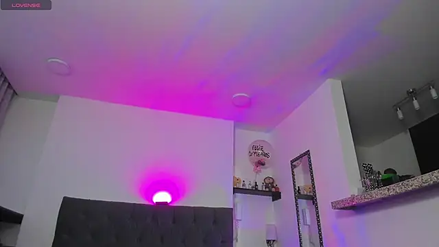 Snapshot of Adhhaaraaa_ chatting on 12-27-24, 10:26 Adhhaaraaa  online show from 12-27-24, 10:26