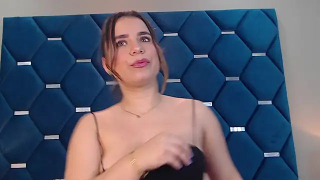 Snapshot of ThaniaJones chatting on 09-24-25, 12:08 ThaniaJones online show from 09-24-25, 12:08