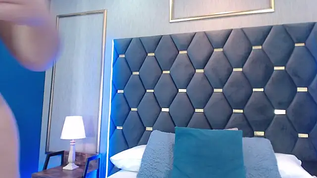 Snapshot of ThaniaJones chatting on 12-03-25, 12:03 ThaniaJones online show from 12-03-25, 12:03