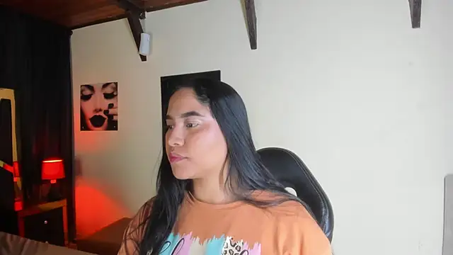 Snapshot of EmiliWilliams chatting on 10-11-25, 11:58 EmiliWilliams online show from 10-11-25, 11:58