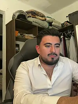 Snapshot of Rubens8866 chatting on 03-22-25, 02:27 Rubens8866 online show from 03-22-25, 02:27