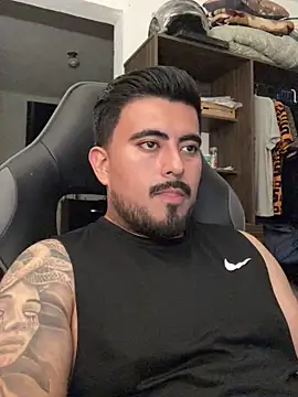 Snapshot of Rubens8866 chatting on 03-23-25, 05:00 Rubens8866 online show from 03-23-25, 05:00