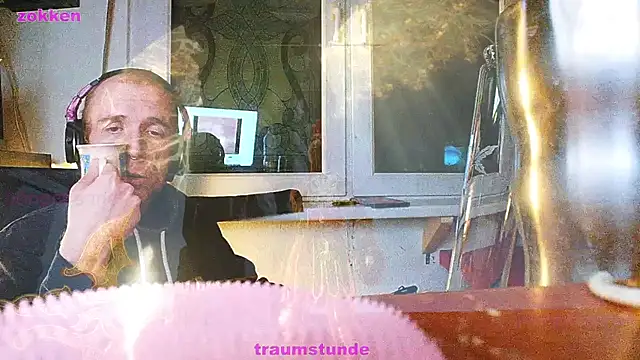 Snapshot of BongChannel chatting on 01-21-25, 12:36 BongChannel online show from 01-21-25, 12:36