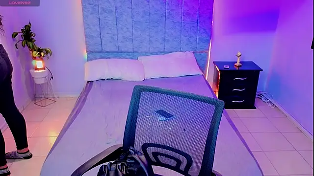 Lana stone  online show from 11-25-25, 03:28