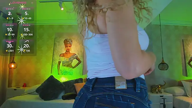 Shantall   online show from 11-20-25, 11:10