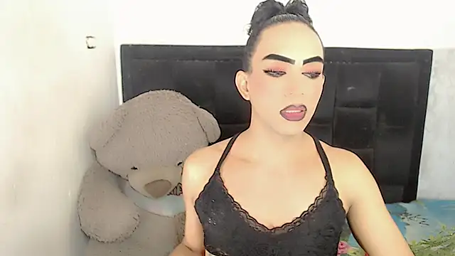 Snapshot of Michell_Queen chatting on 02-05-25, 02:08 Michell Queen online show from 02-05-25, 02:08
