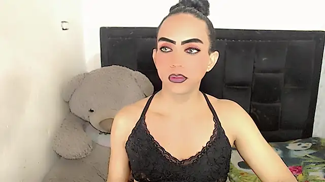 Snapshot of Michell_Queen chatting on 03-20-25, 04:18 Michell Queen online show from 03-20-25, 04:18