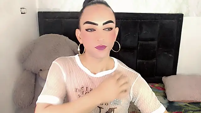 Snapshot of Michell_Queen chatting on 09-20-25, 01:28 Michell Queen online show from 09-20-25, 01:28