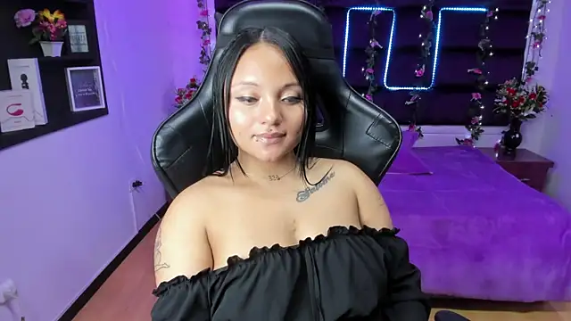 sweelanna   online show from 02-07-25, 08:44