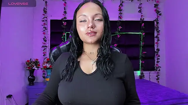 Snapshot of sweelanna__ chatting on 02-26-26, 01:26 sweelanna online show from 02-26-26, 01:26