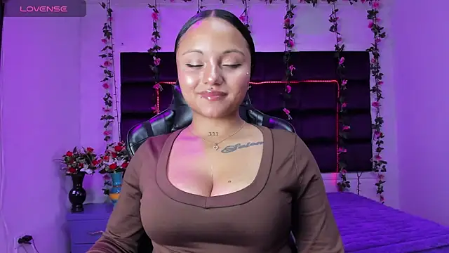 Snapshot of sweelanna__ chatting on 03-01-26, 01:07 sweelanna online show from 03-01-26, 01:07