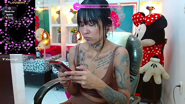 Snapshot of lorenapinto chatting on 09-18-25, 01:40 lorenapinto online show from 09-18-25, 01:40