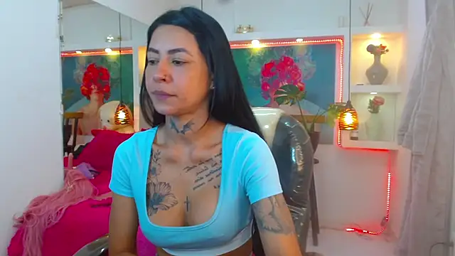 Snapshot of lorenapinto chatting on 10-09-25, 02:53 lorenapinto online show from 10-09-25, 02:53