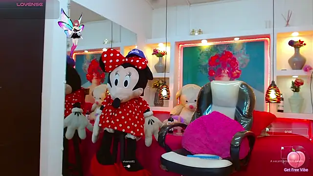 Snapshot of lorenapinto chatting on 10-21-25, 02:01 lorenapinto online show from 10-21-25, 02:01