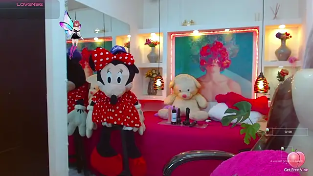 Snapshot of lorenapinto chatting on 10-22-25, 01:50 lorenapinto online show from 10-22-25, 01:50