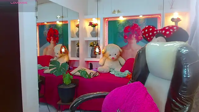 Snapshot of lorenapinto chatting on 10-29-25, 05:58 lorenapinto online show from 10-29-25, 05:58