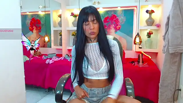 Snapshot of lorenapinto chatting on 11-19-25, 11:38 lorenapinto online show from 11-19-25, 11:38