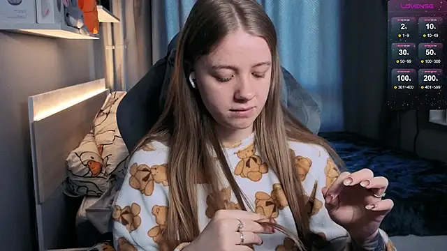 candy maggie online show from 03-19-25, 01:07