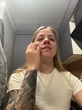 candy maggie online show from 11-22-25, 02:16