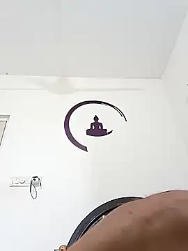 Snapshot of julywwrt chatting on 12-20-24, 05:14 julywwrt online show from 12-20-24, 05:14