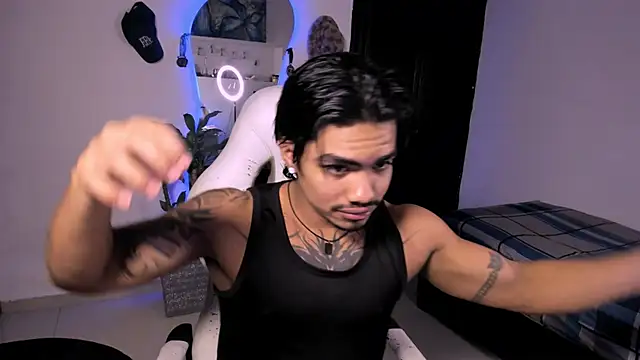 Young laroi online show from 12-22-24, 11:52