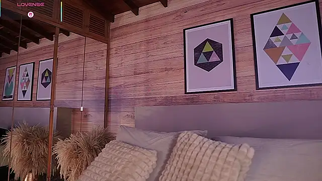 Snapshot of AmmyScott chatting on 10-22-25, 10:53 AmmyScott online show from 10-22-25, 10:53