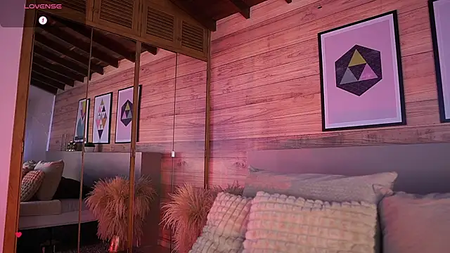 Snapshot of AmmyScott chatting on 11-14-25, 07:45 AmmyScott online show from 11-14-25, 07:45