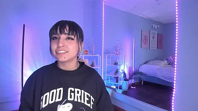 Snapshot of MaveParks_ chatting on 11-04-25, 11:31 MaveParks online show from 11-04-25, 11:31