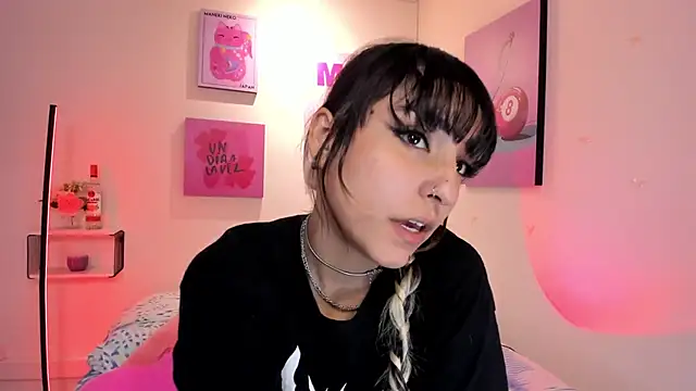 Snapshot of MaveParks_ chatting on 11-27-25, 12:07 MaveParks online show from 11-27-25, 12:07