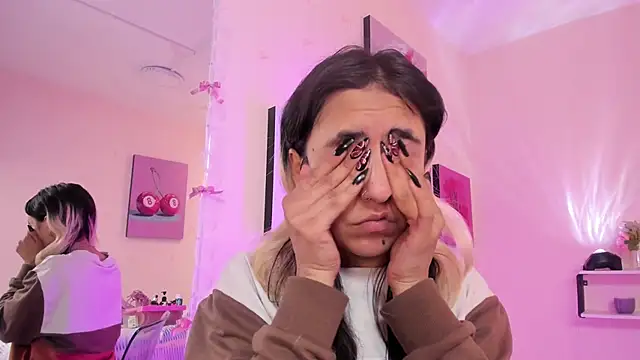 Snapshot of MaveParks_ chatting on 12-02-25, 11:48 MaveParks online show from 12-02-25, 11:48