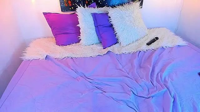 Snapshot of cloe_bridgee chatting on 01-07-25, 06:05 cloe bridgee online show from 01-07-25, 06:05