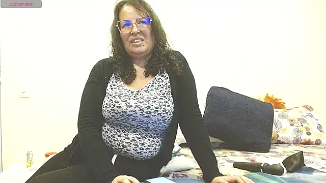 Snapshot of honeyhot_paty chatting on 03-15-25, 09:49 honeyhot paty online show from 03-15-25, 09:49