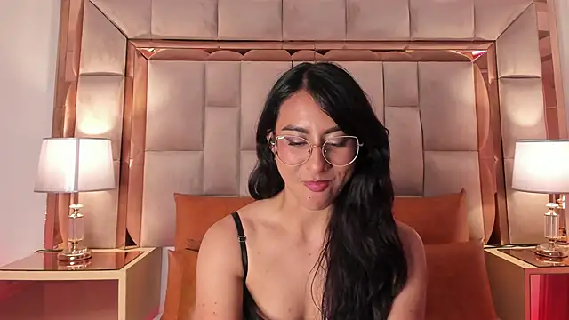 DaraBeckett online show from 12-26-24, 06:22