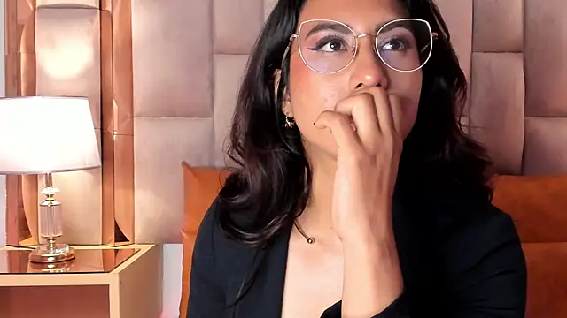 DaraBeckett online show from 02-22-25, 06:41