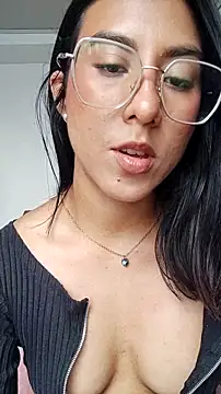 DaraBeckett online show from 04-11-26, 10:14