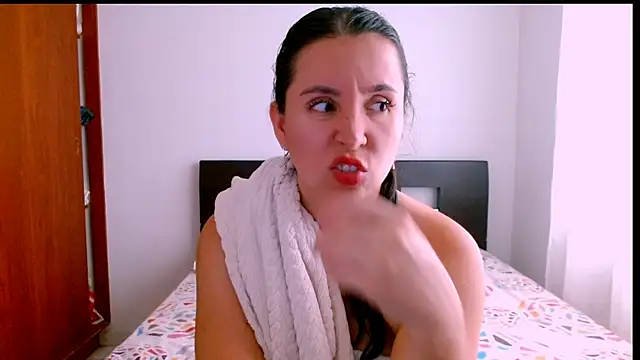 emely sexx20 online show from 01-10-26, 04:42