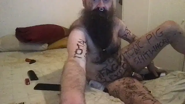 Snapshot of JunkieShitPig chatting on 03-21-25, 11:23 JunkieShitPig online show from 03-21-25, 11:23