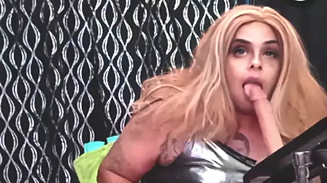 Snapshot of indica310 chatting on 11-09-25, 10:46 indica310 online show from 11-09-25, 10:46