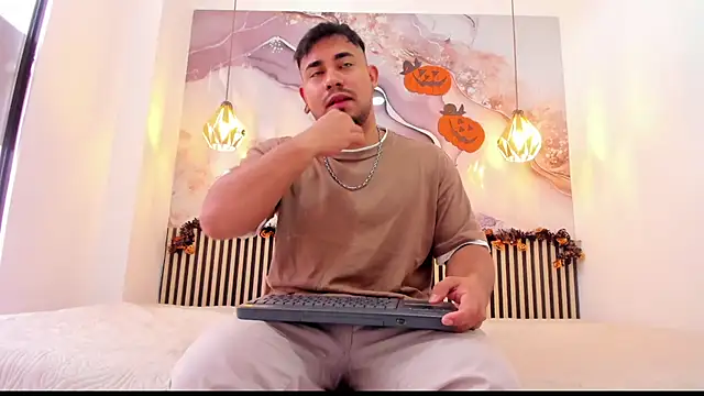 BrianMalonee online show from 11-04-25, 12:04